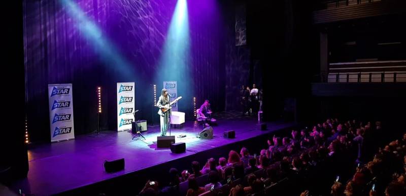 Installation son et lumière SoLive poru le concert de Clara Lucciani Marseille Silo