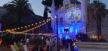 SoLive13 -  Montage d'une scène avec écran géant et éclairage pour l'organisation d'un concert à Avignon dans le Vaucluse